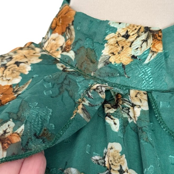 NWT Unique Vintage Floral Bell Sleeve Maxi Dress 70’s Style Size 1X - Picture 4 of 16